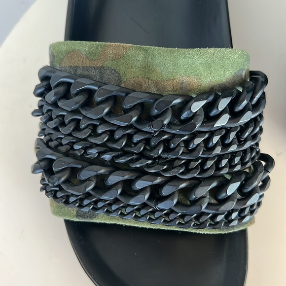 Kendall + Kylie camp with chain detailing slide sandal in Sz 7.5 - Picture 3 of 4